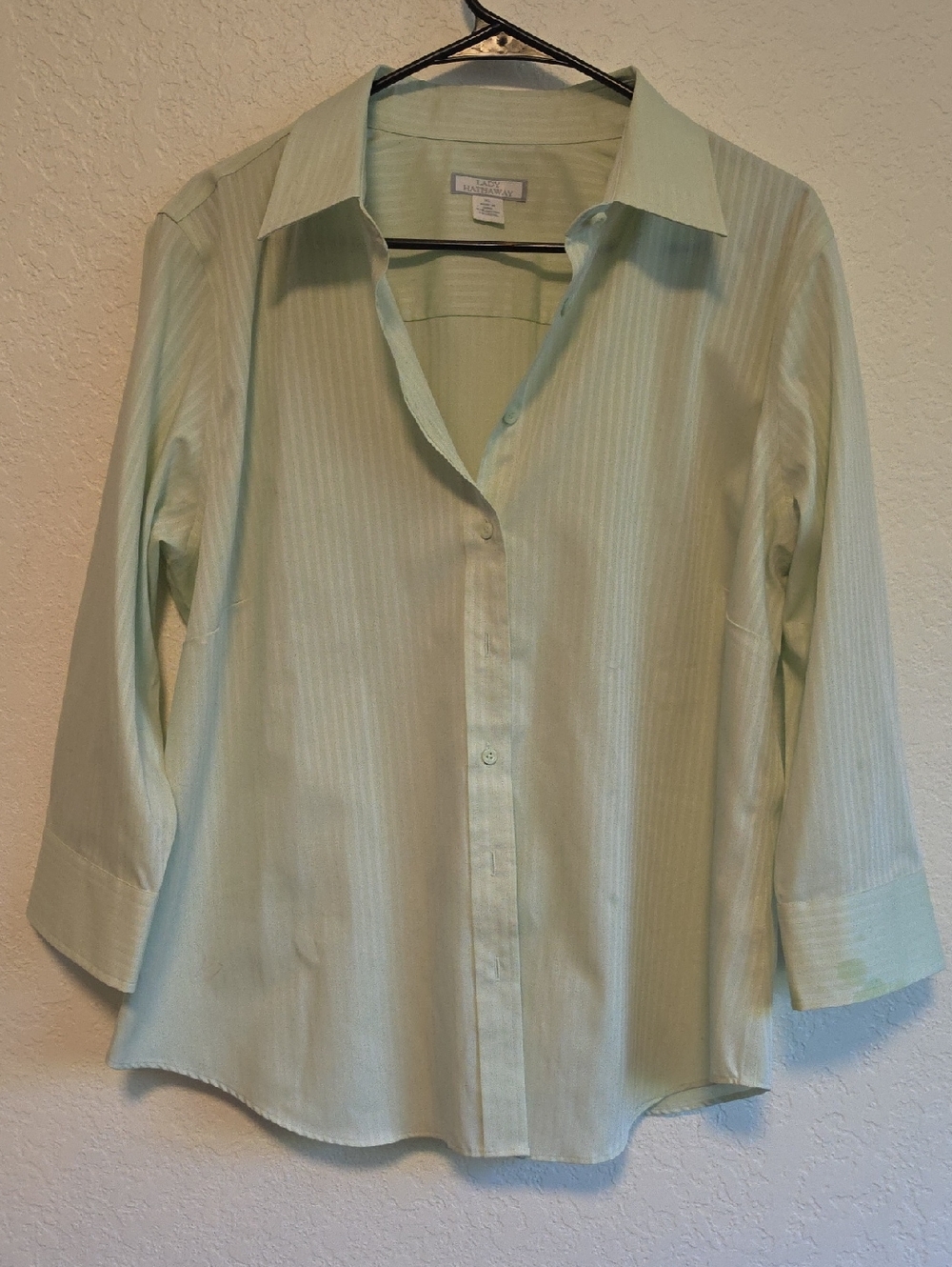 Lady Hathaway Light Mint Green Button-Front Blouse